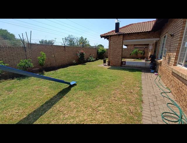 3 BEDROOM TOWNHOUSE FOR SALE IN ANNLIN